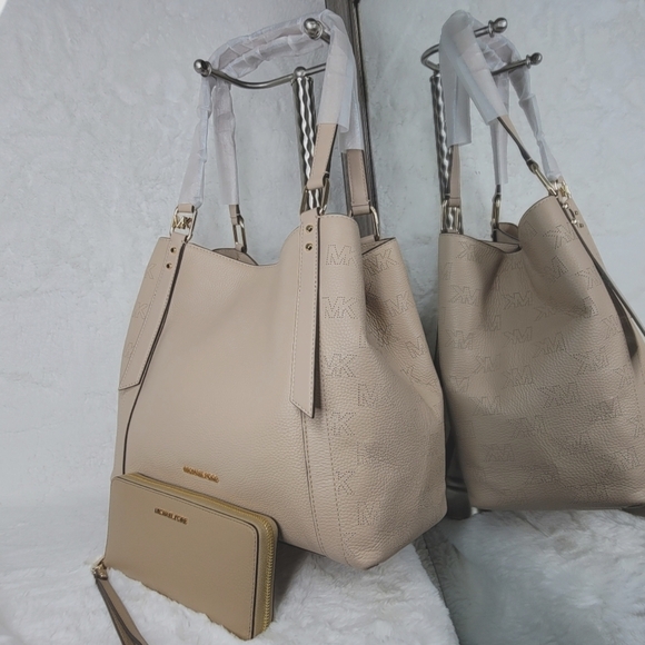 🍒 NWT Michael Kors 2 SET Convertible Shoulder Bag Tote Purse Wallet Signature - Picture 14 of 14